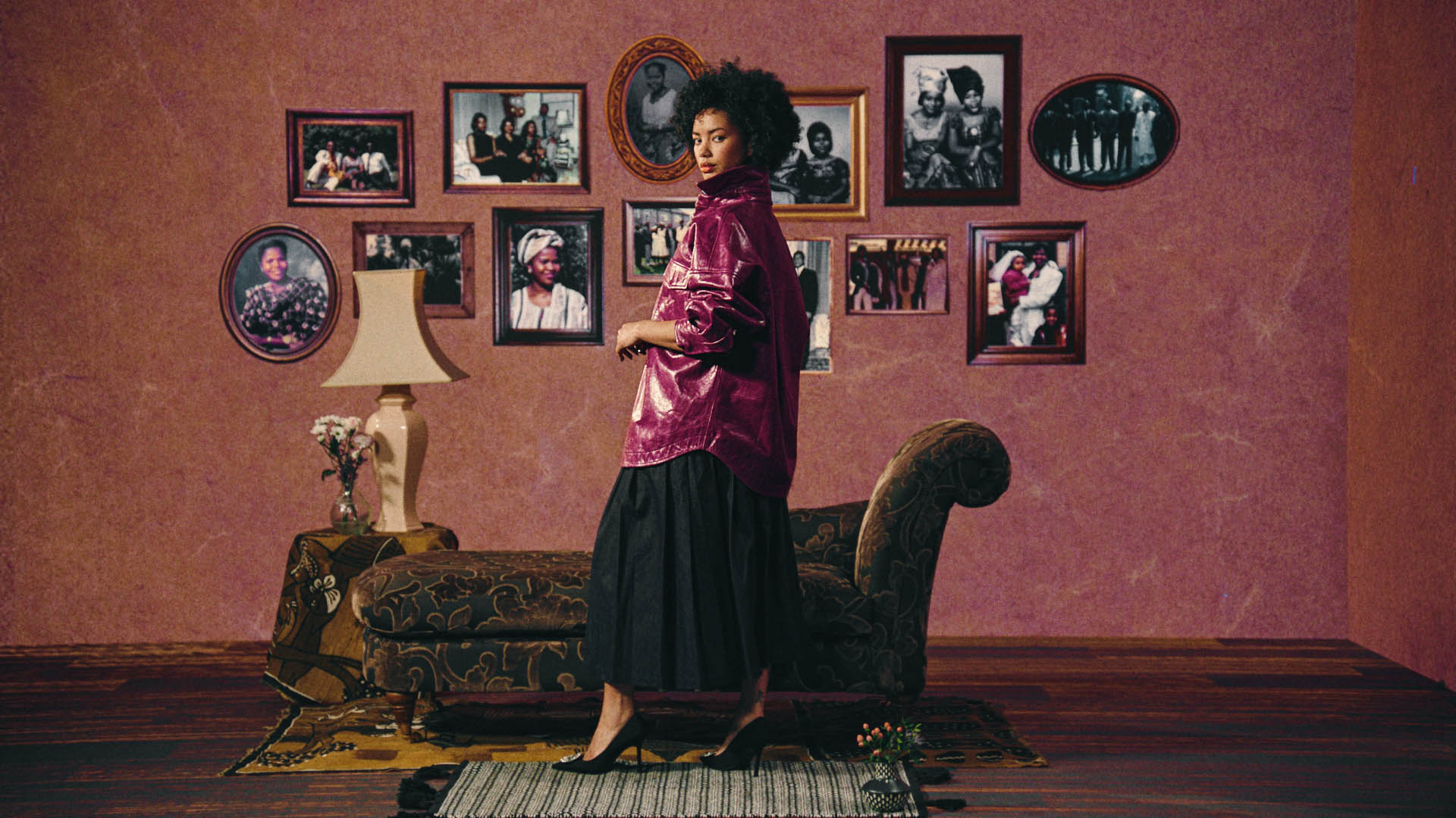 Tolu The Walk image 3